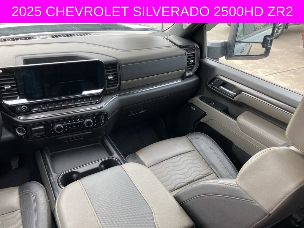 Used 2025 Chevrolet Silverado 2500 ZR2 w/ Technology Package image 18