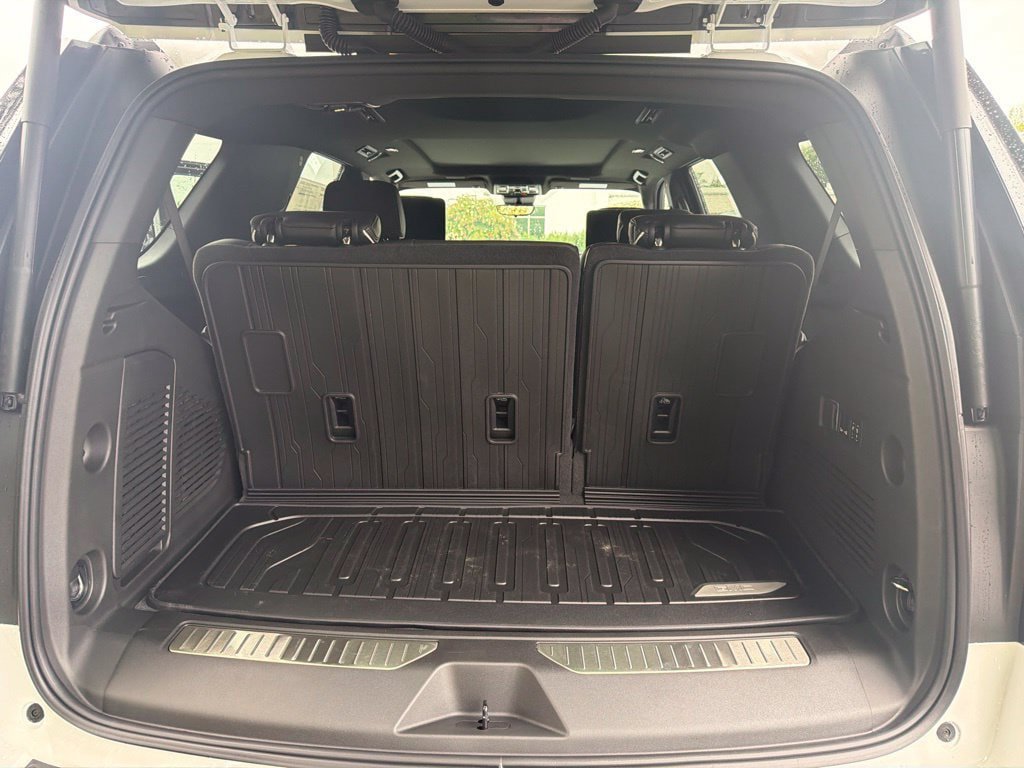 New 2026 GMC Yukon AT4 Ultimate w/ LPO, Floor Liner Package AWD/4WD image 15