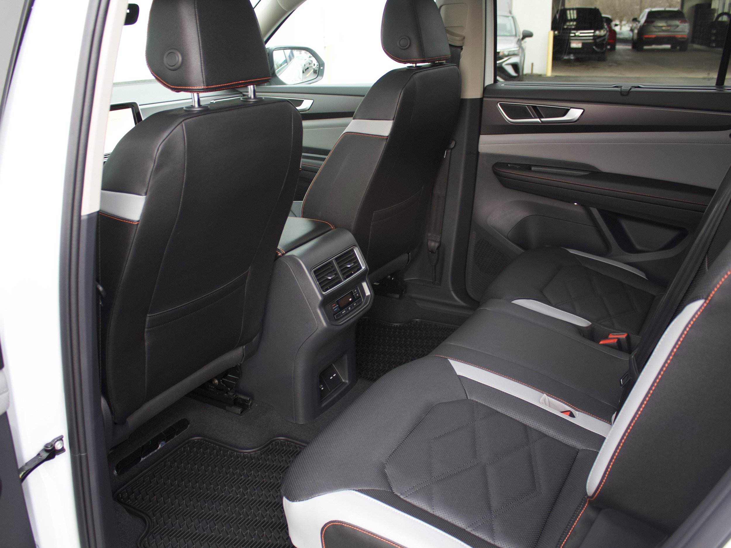 New 2026 Volkswagen Atlas Peak Edition AWD/4WD image 26