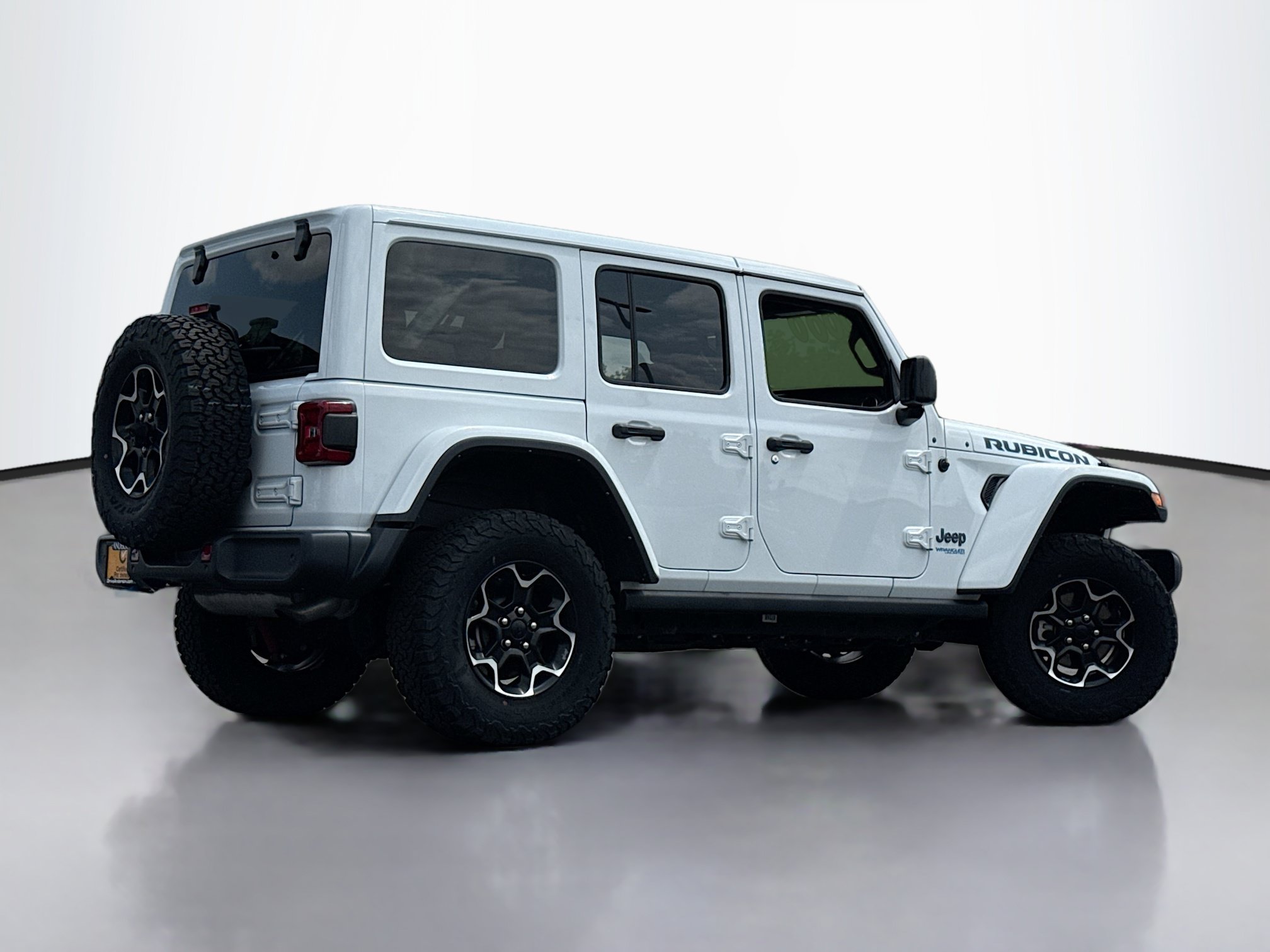 Used 2021 Jeep Wrangler Unlimited Rubicon 4xe w/ Cold Weather Group AWD/4WD image 2