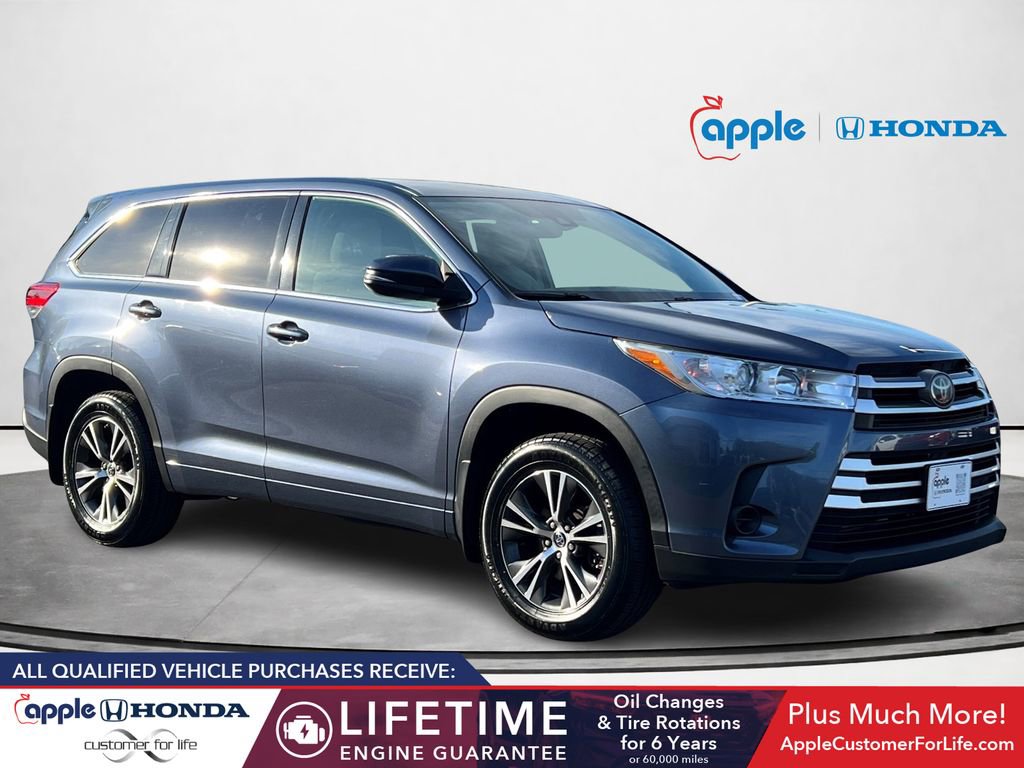 Used 2018 Toyota Highlander LE AWD/4WD image 1