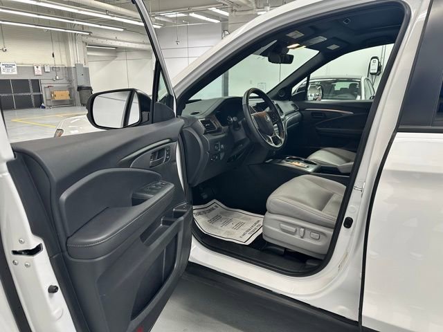 Used 2023 Honda Passport EX-L image 3