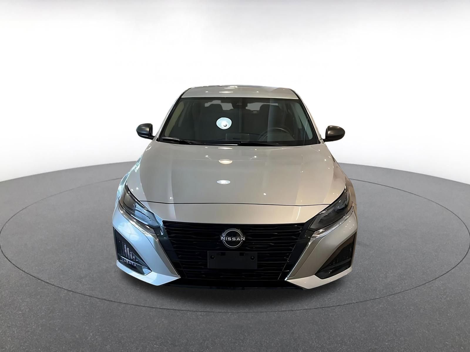 Used 2025 Nissan Altima 2.5 SV image 4