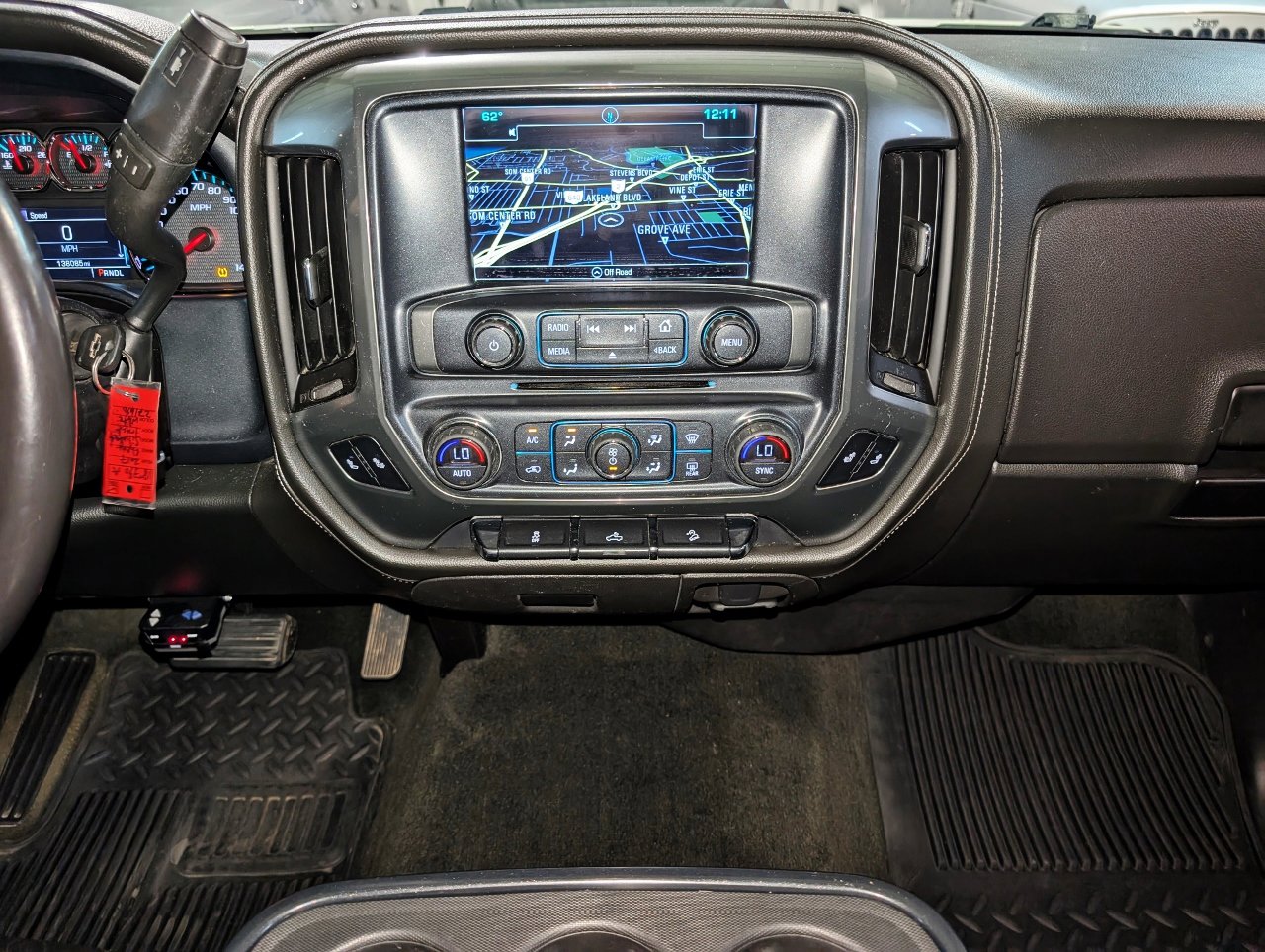 Used 2017 Chevrolet Silverado 1500 LTZ Z71 image 34