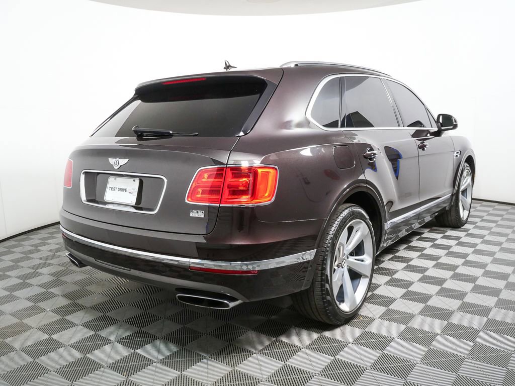 Used 2017 Bentley Bentayga image 29