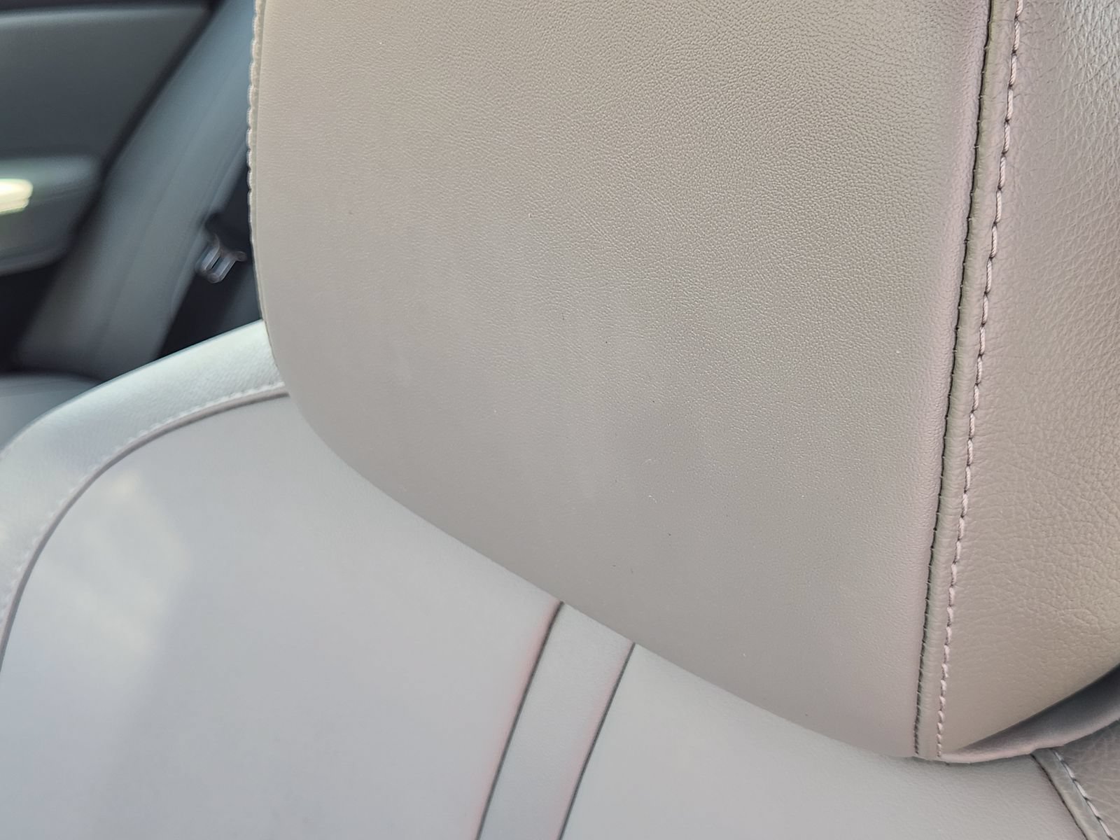 Used 2022 Toyota Avalon XLE FWD image 15