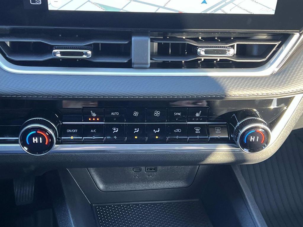 New 2026 Chevrolet Equinox LT w/ Convenience Package II image 15