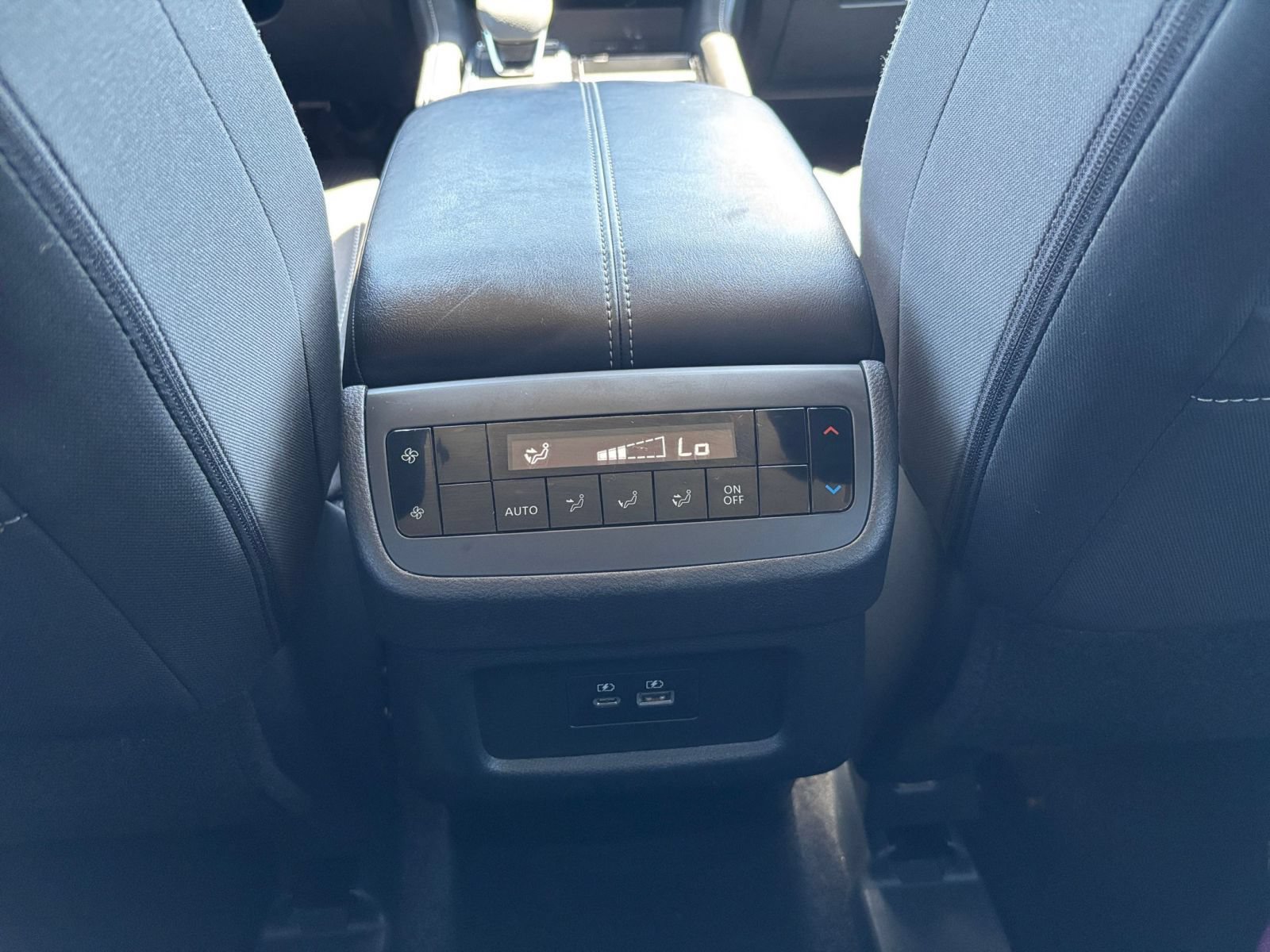 Used 2025 Nissan Pathfinder SV FWD image 24