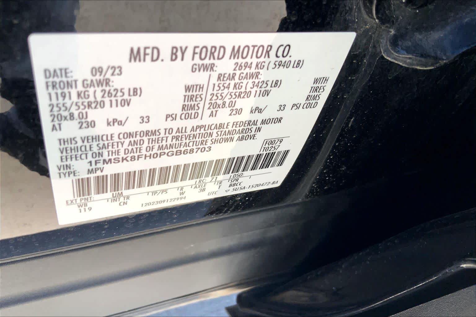 Used 2023 Ford Explorer Limited AWD/4WD image 32