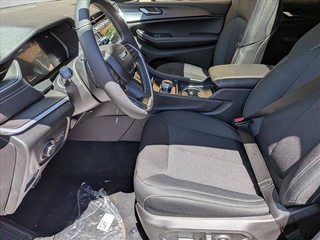 New 2026 Jeep Grand Cherokee Laredo X AWD/4WD image 4