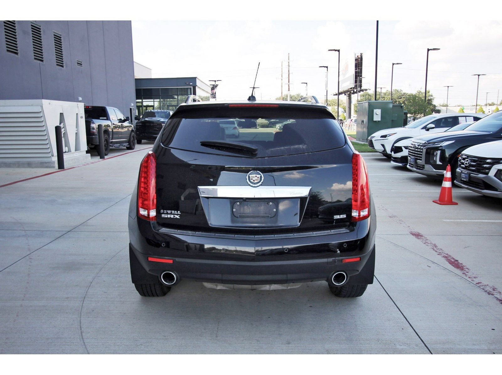Used 2015 Cadillac SRX Luxury FWD image 7