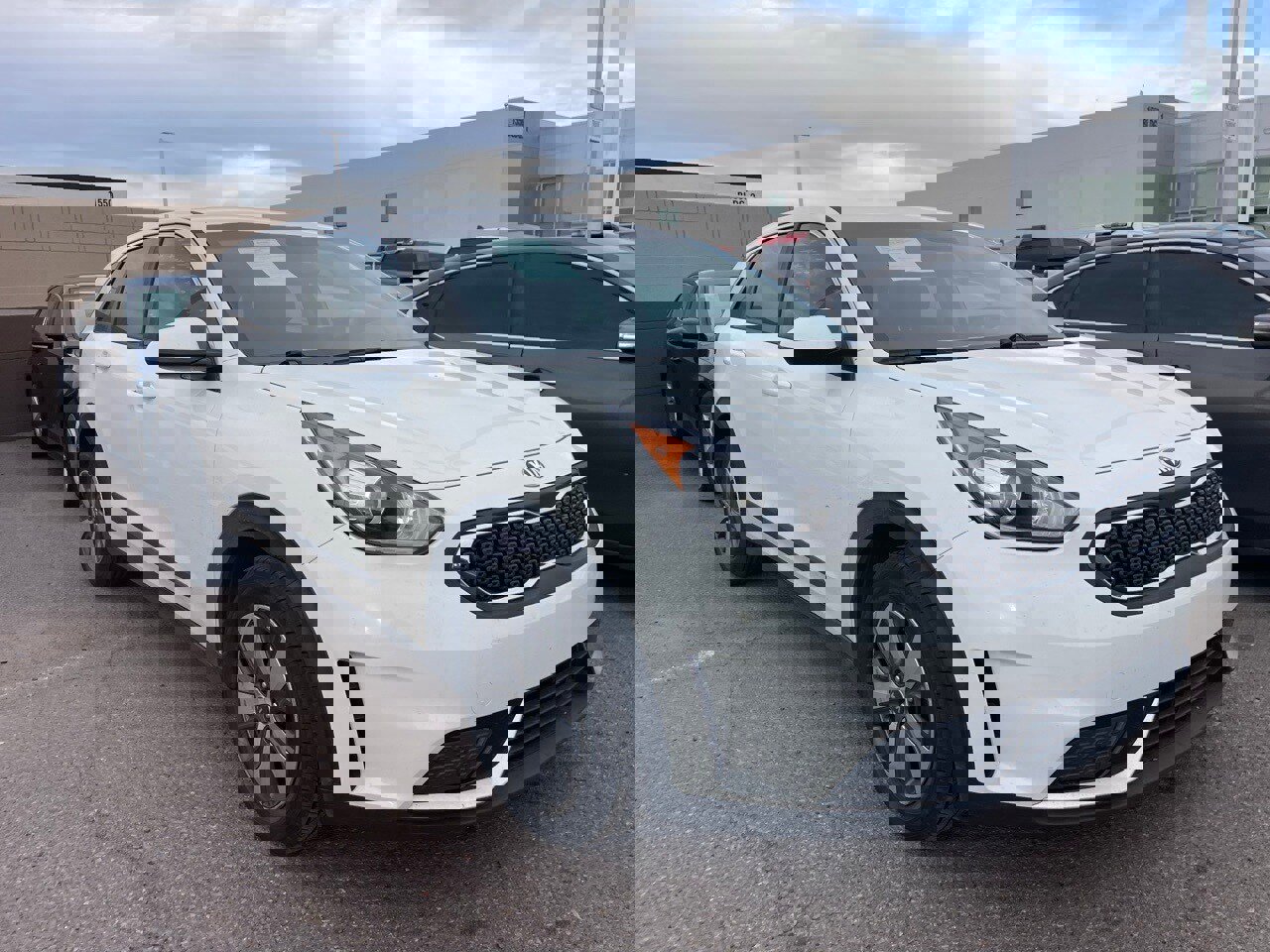 Used 2019 Kia Niro FE image 2