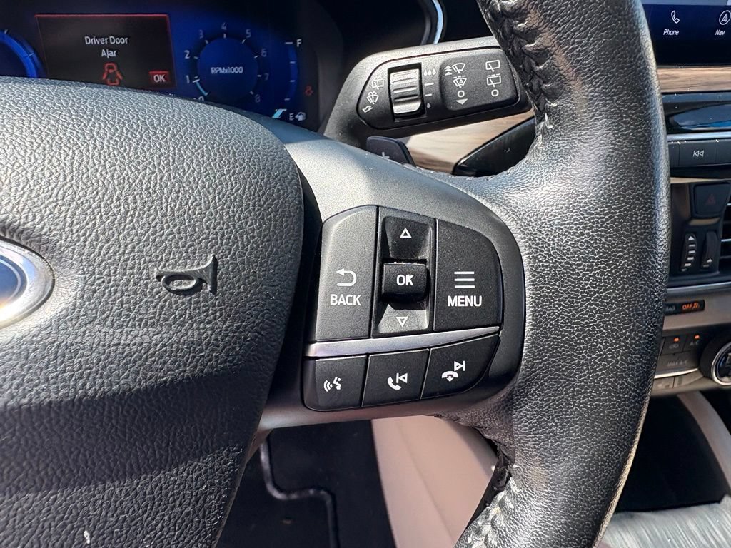 Used 2020 Ford Escape Titanium AWD/4WD image 18
