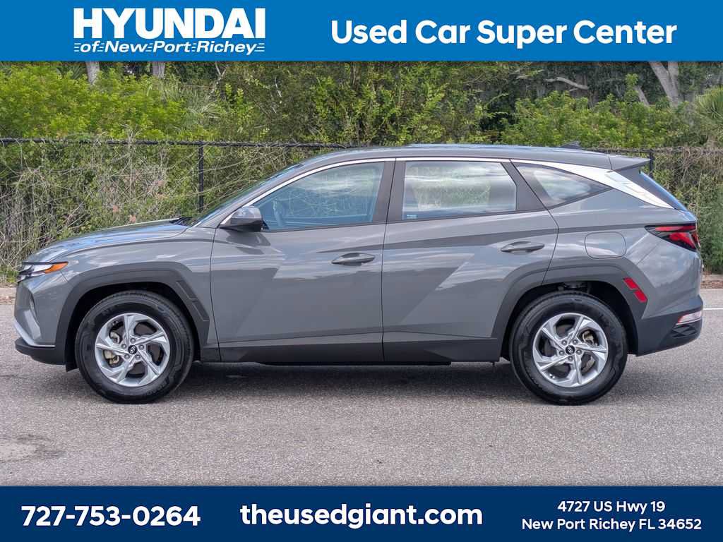 Certified 2024 Hyundai Tucson SE FWD image 2
