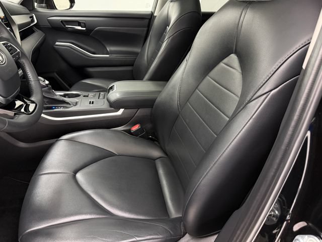 Used 2021 Toyota Highlander XLE FWD image 26