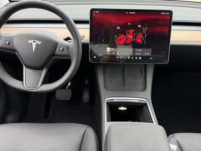 Used 2024 Tesla Model Y 2WD image 8