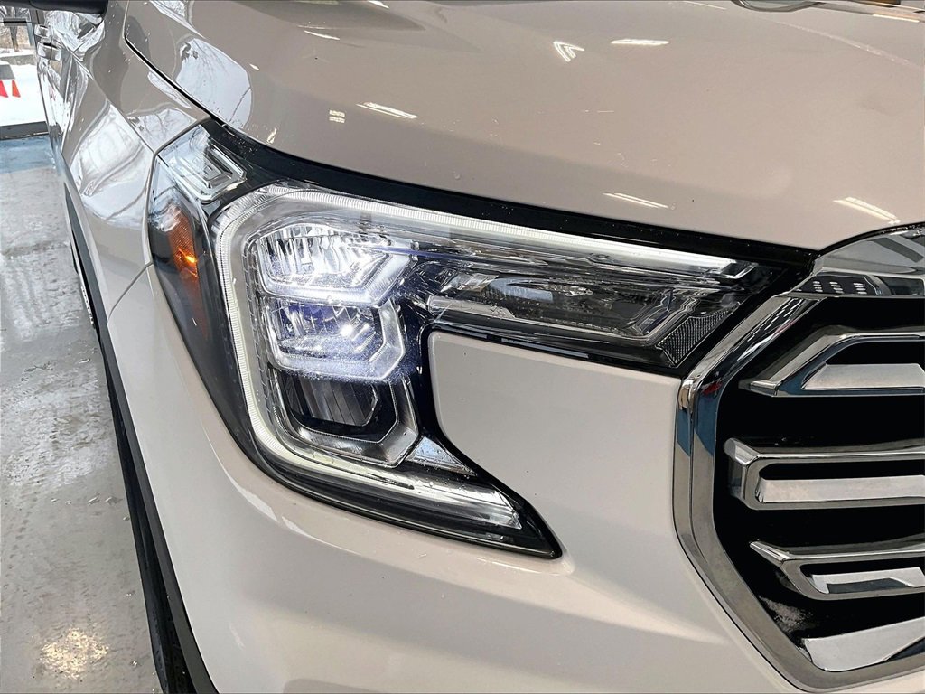 Used 2023 GMC Terrain SLT image 31