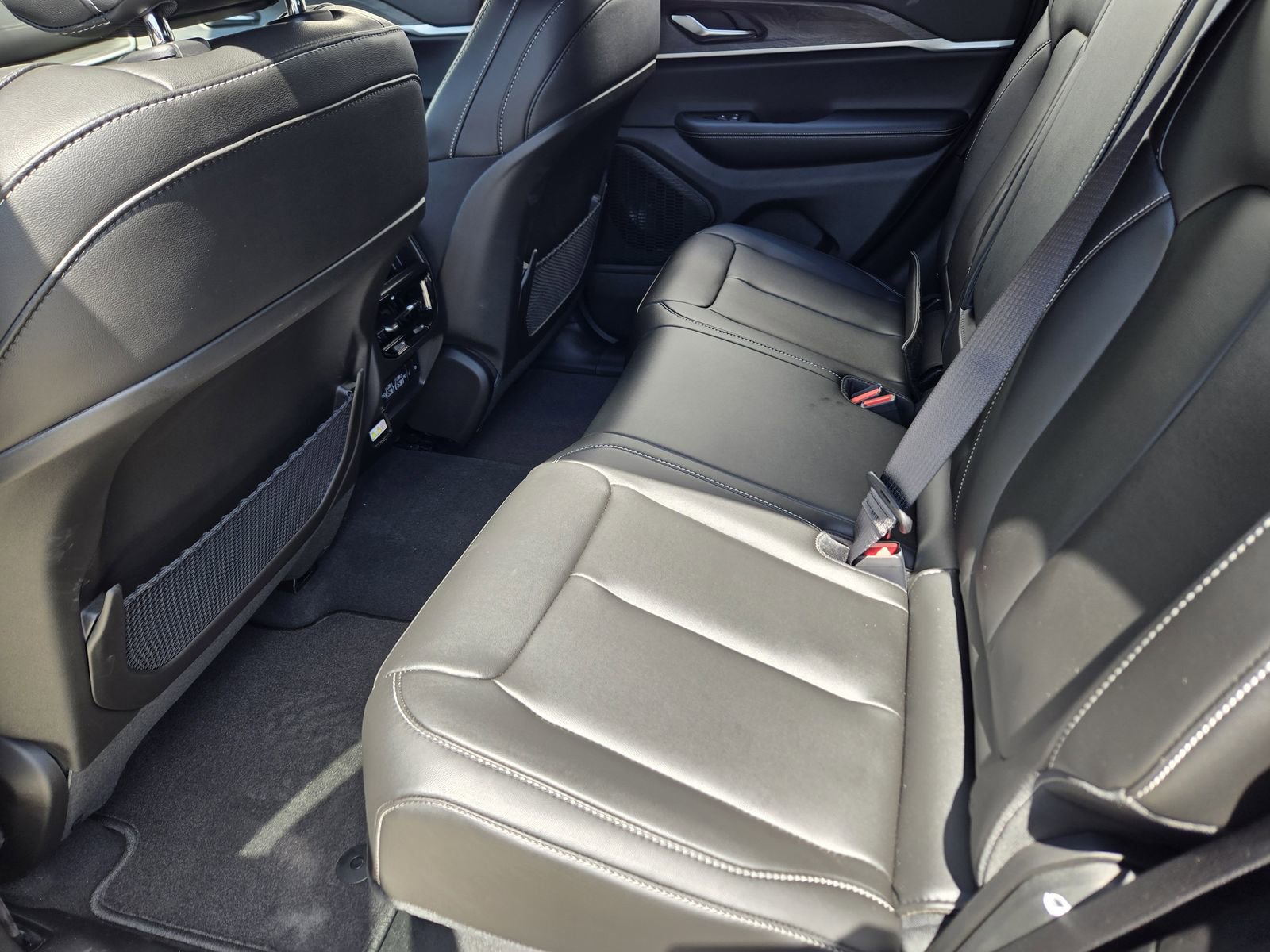 New 2025 Jeep Grand Cherokee Limited image 22