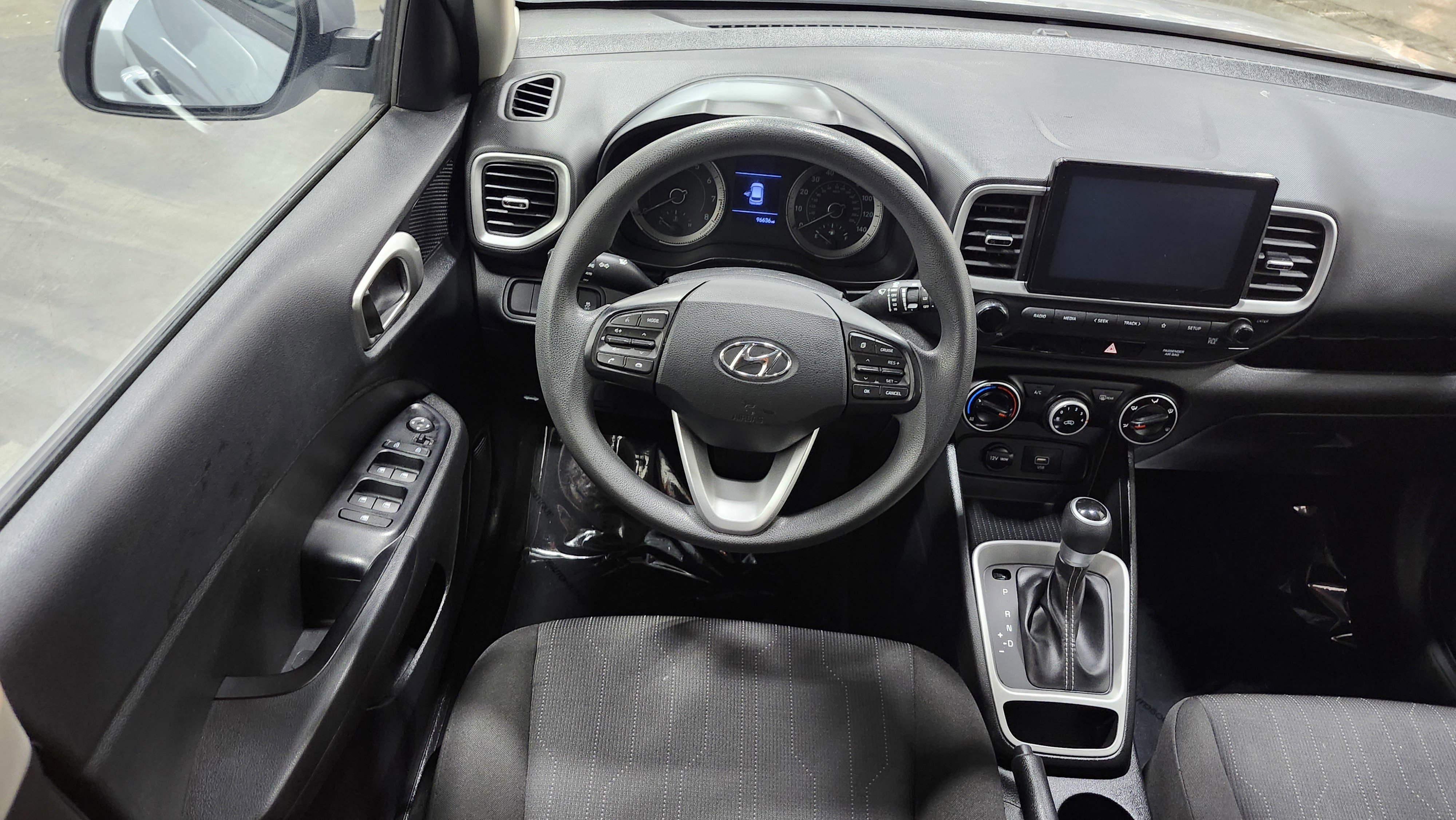 Used 2021 Hyundai Venue SE image 22