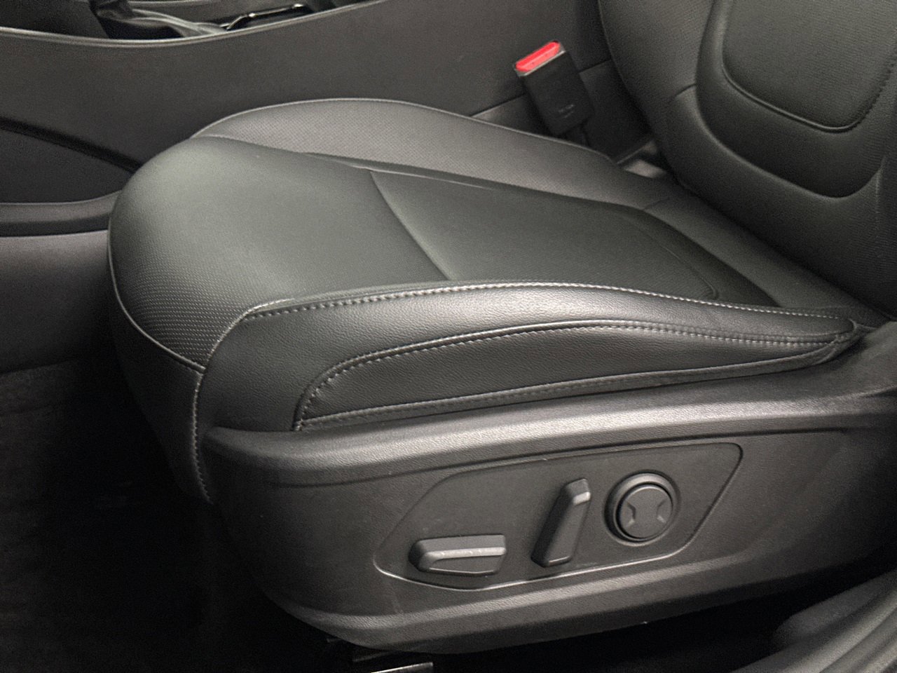 Used 2024 Hyundai Santa Cruz Night image 16