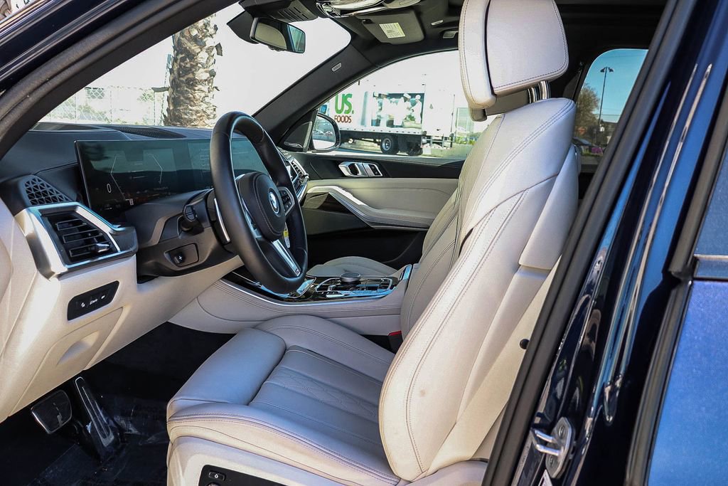 Used 2026 BMW X5 xDrive50e w/ M Sport Package image 17