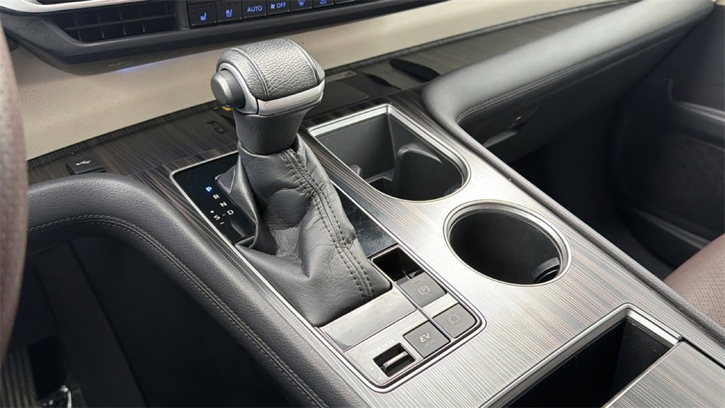 Used 2021 Toyota Sienna Platinum image 33