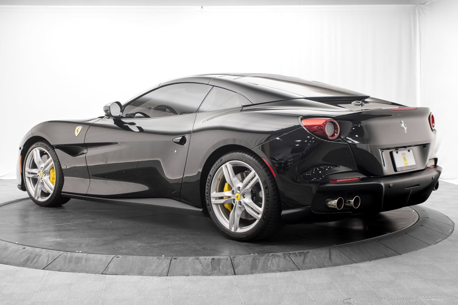 Used 2023 Ferrari Portofino M RWD image 13