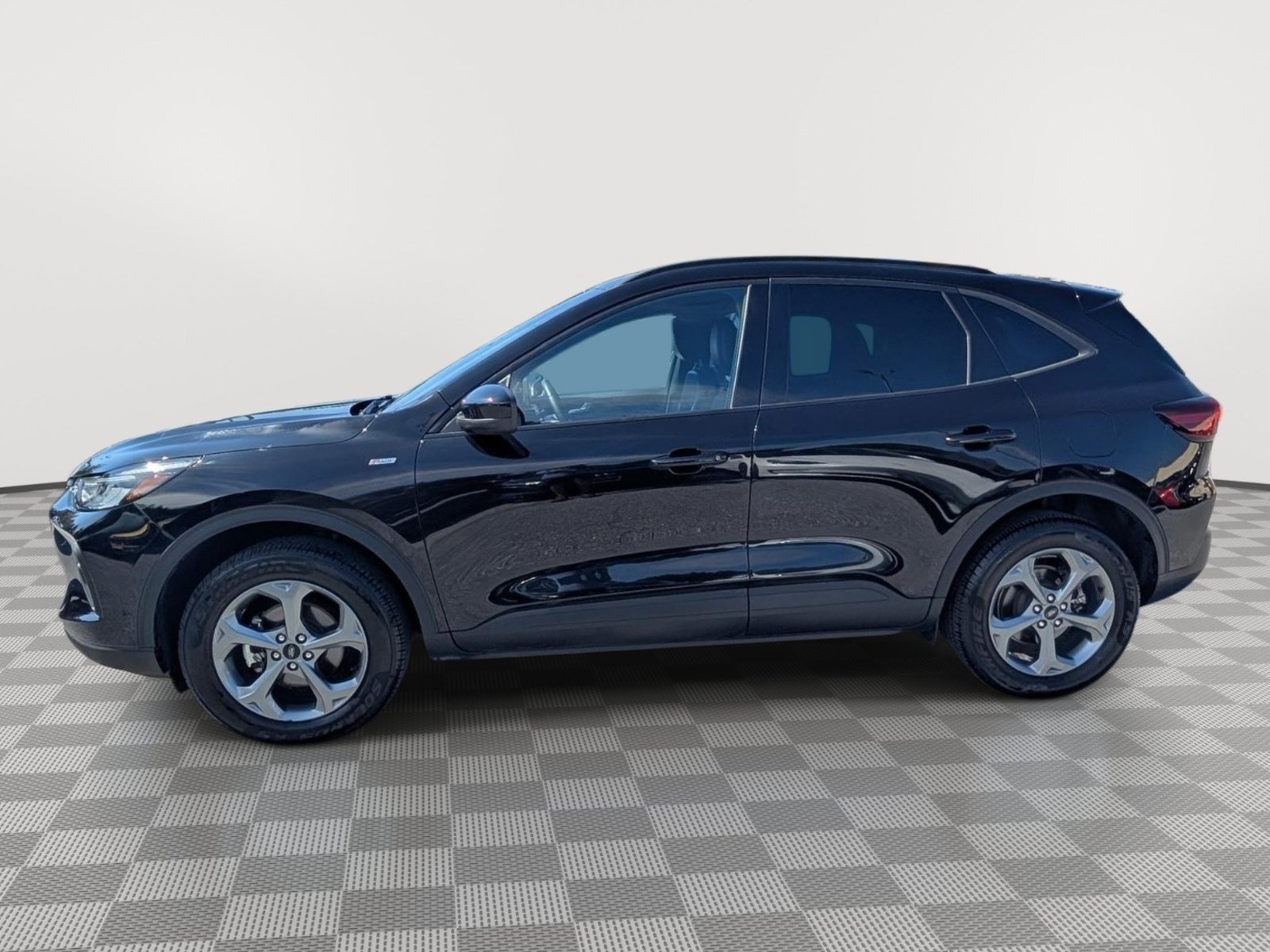 Used 2025 Ford Escape ST-Line Select AWD/4WD image 2