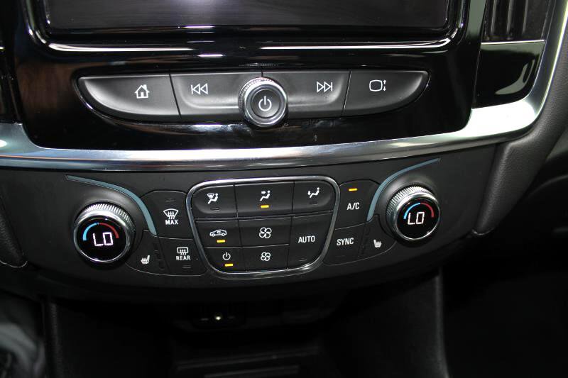 Used 2023 Chevrolet Traverse LT image 37