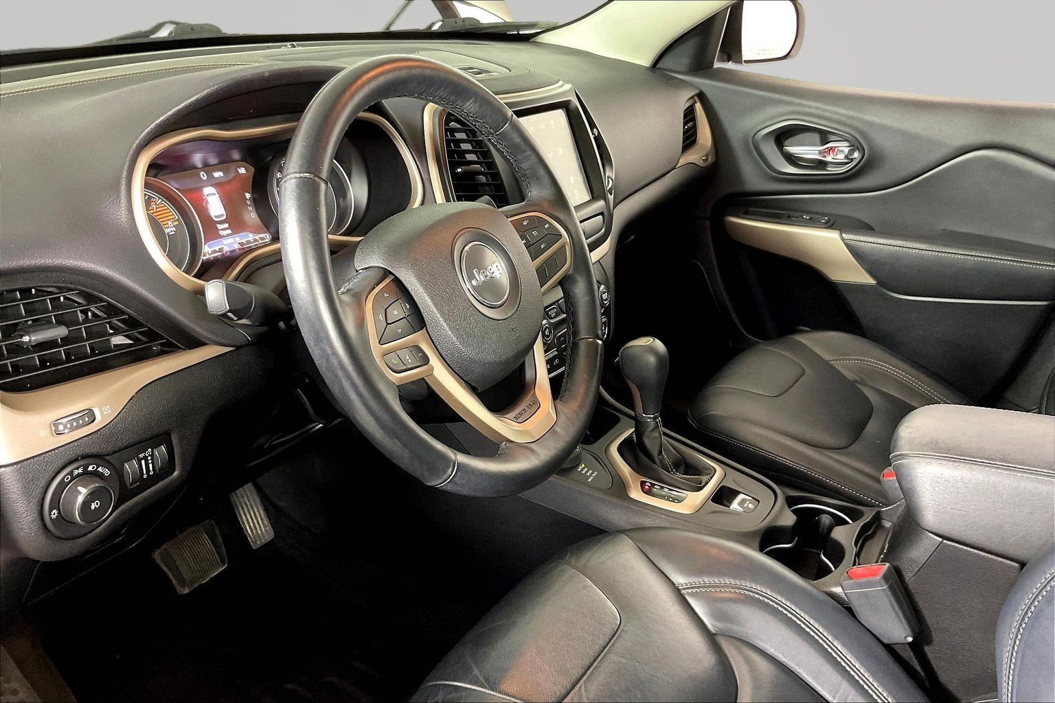 Used 2017 Jeep Cherokee Limited image 17