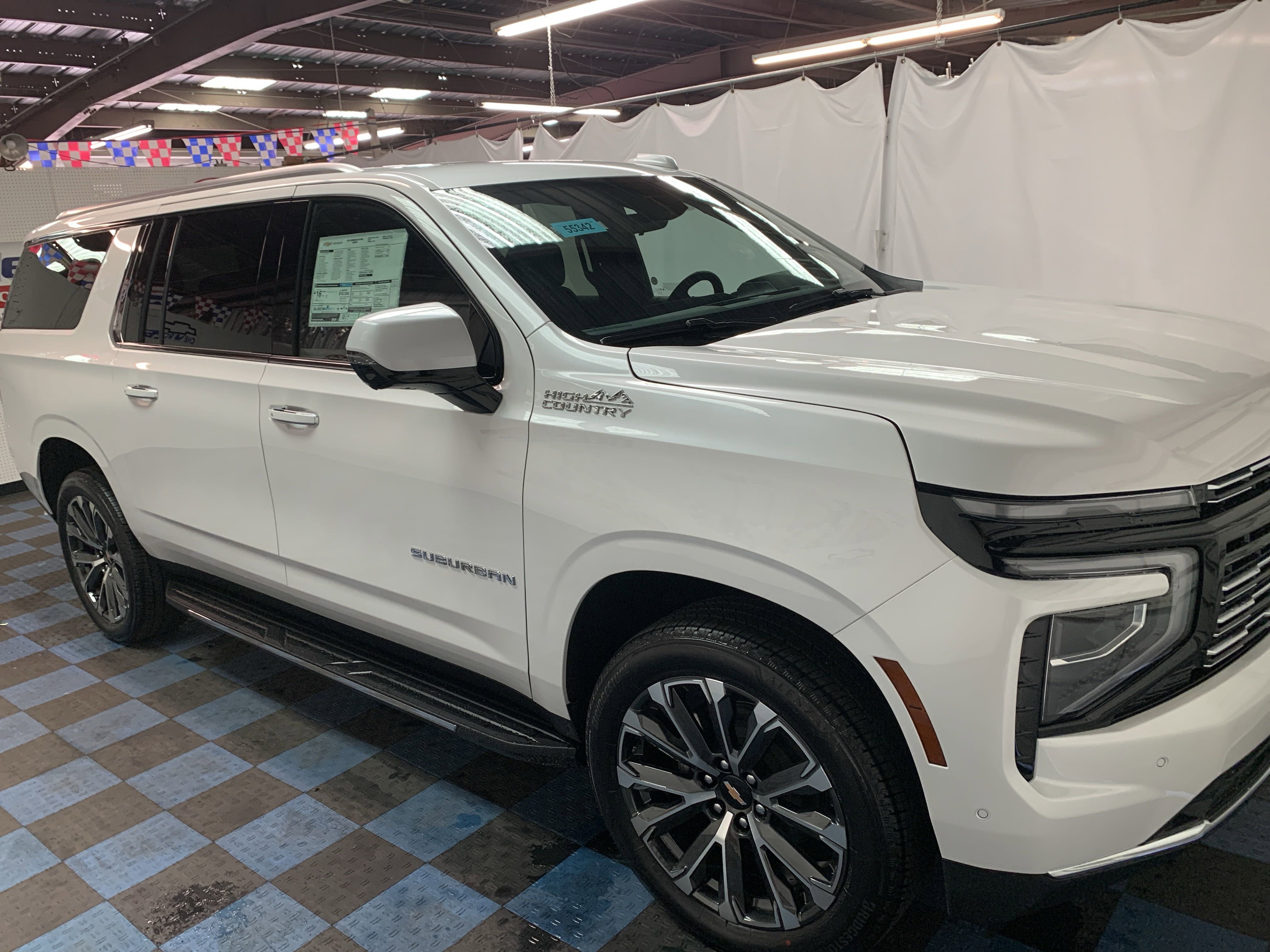 New 2025 Chevrolet Suburban High Country image 6