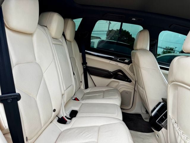Used 2013 Porsche Cayenne AWD/4WD image 18