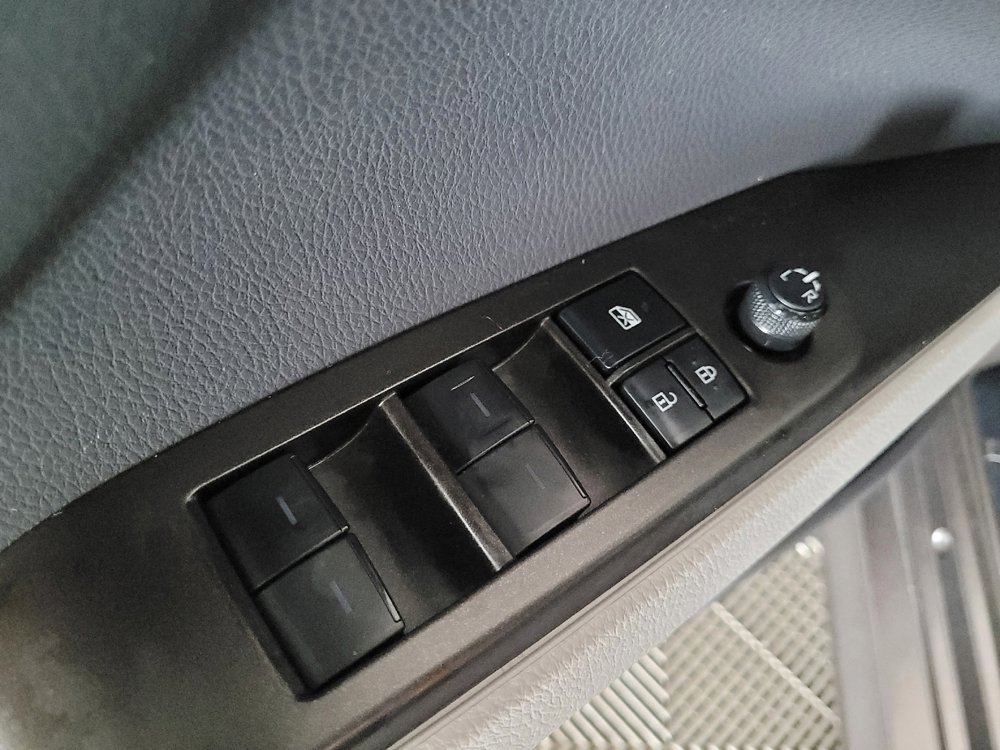 Used 2021 Toyota Camry LE FWD image 27