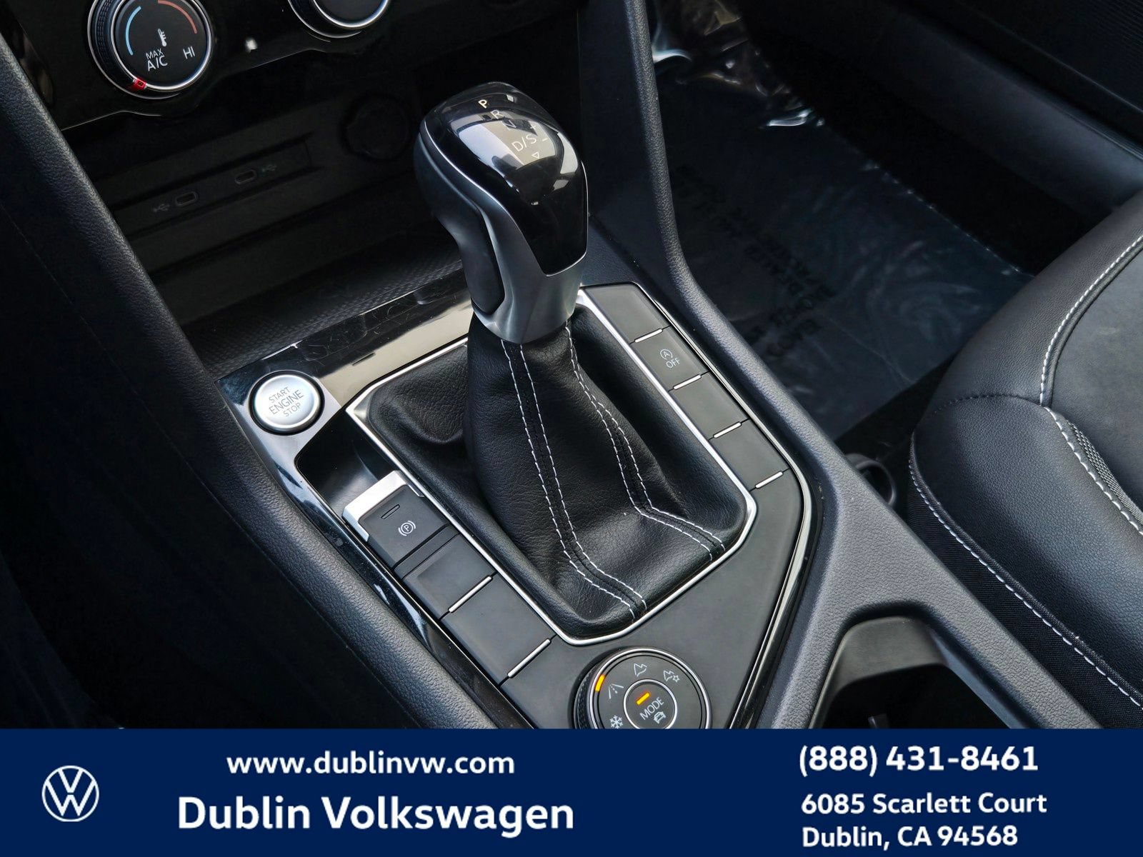 Certified 2023 Volkswagen Taos SE w/ Panoramic Sunroof Package AWD/4WD image 18