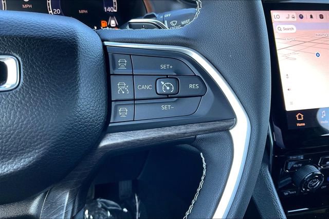 New 2024 Jeep Grand Cherokee Limited w/ Black Appearance Package image 19