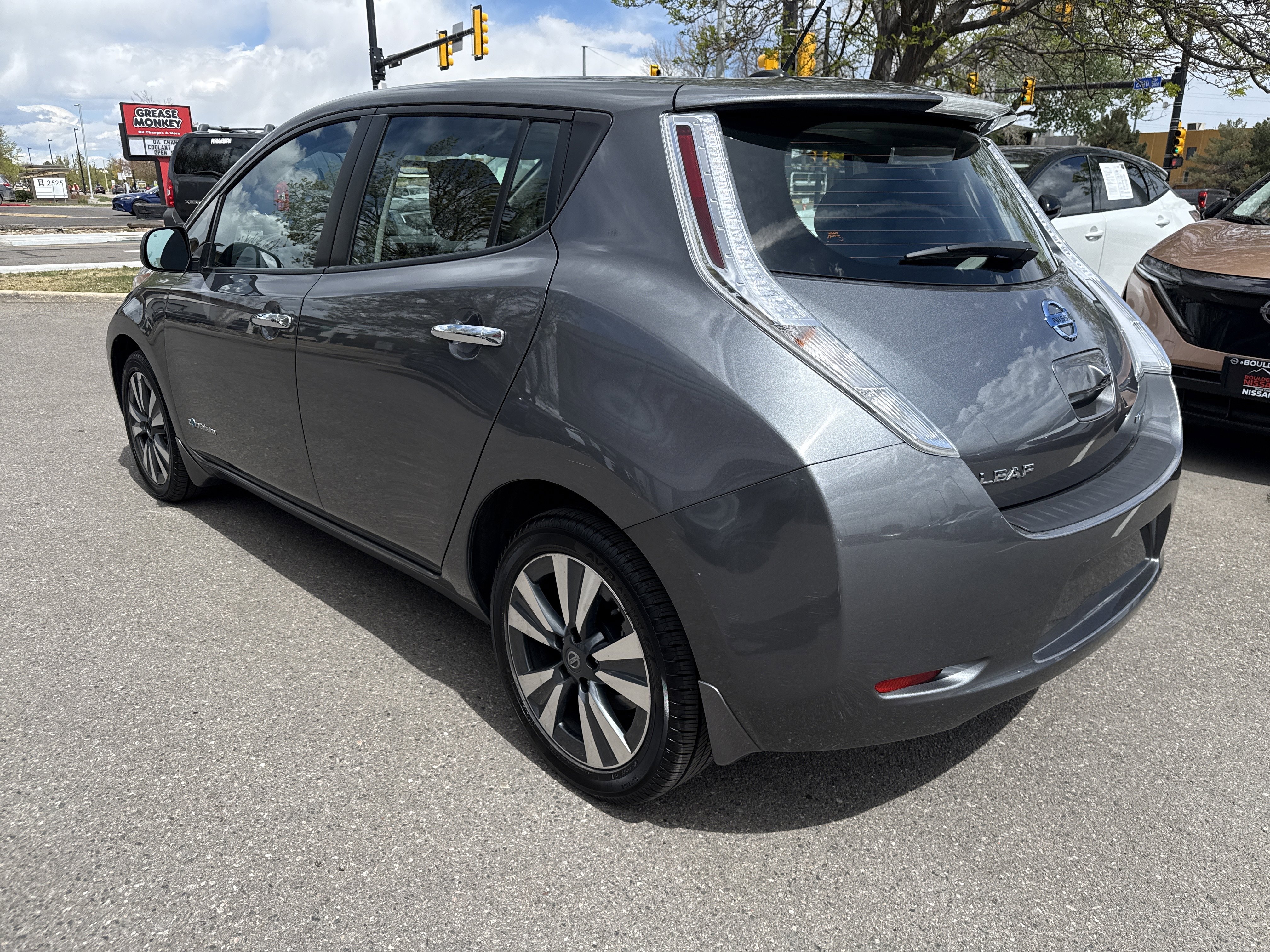 Used 2017 Nissan Leaf SV w/ Protection Package image 5