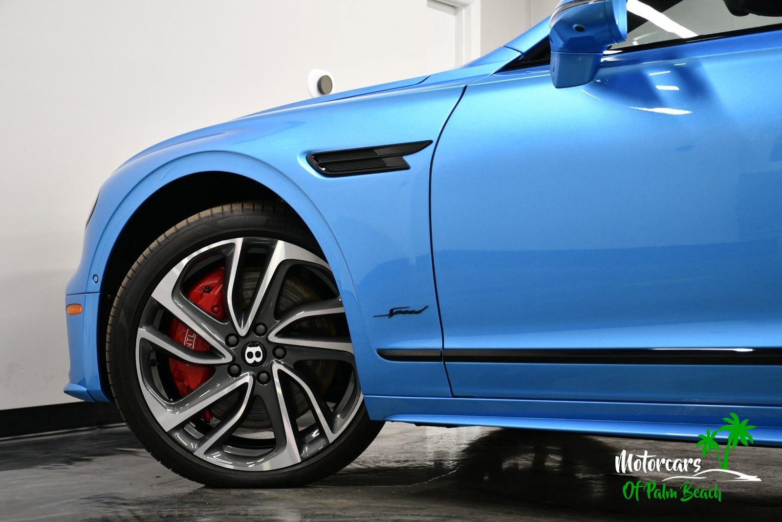 Used 2025 Bentley Flying Spur Plug-In Hybrid image 6