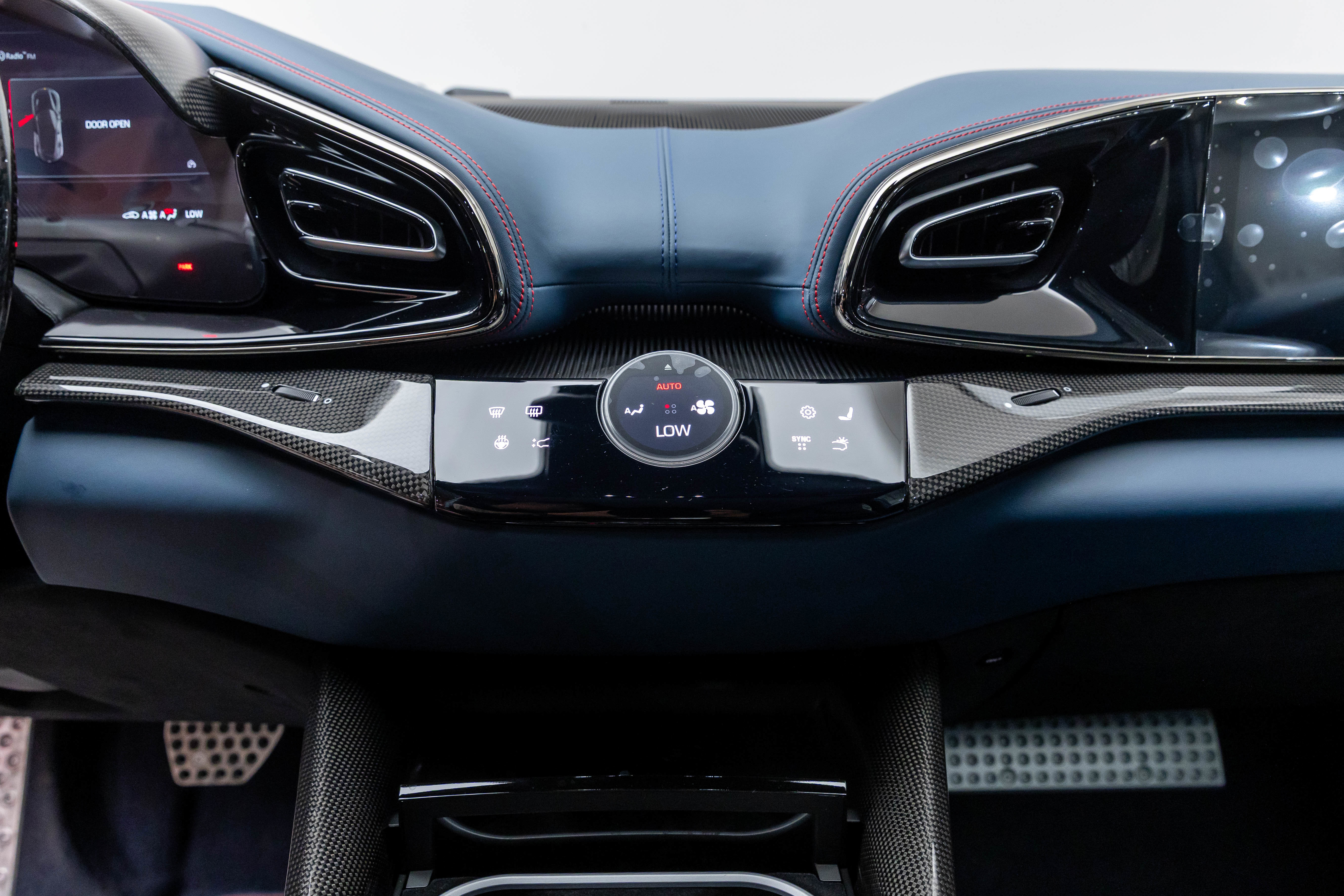 Used 2026 Ferrari Purosangue AWD/4WD image 24