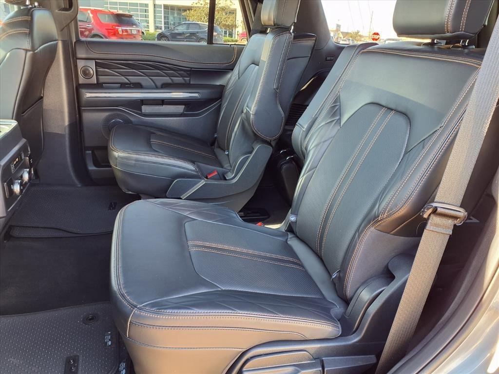 Used 2024 Ford Expedition Platinum image 26
