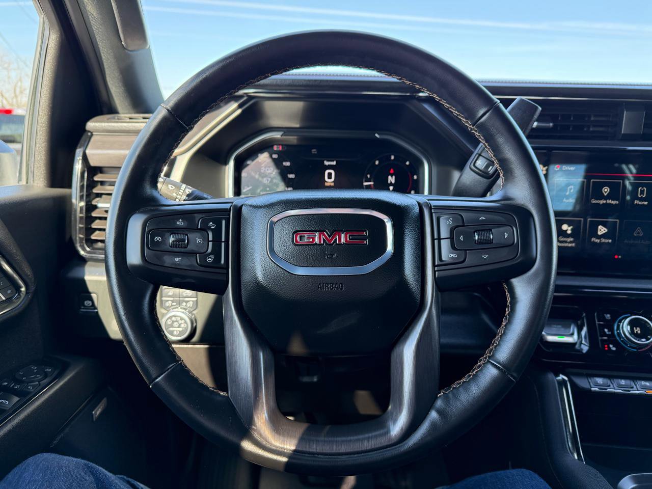 Used 2024 GMC Sierra 2500 AT4 w/ AT4 Premium Plus Package AWD/4WD image 21