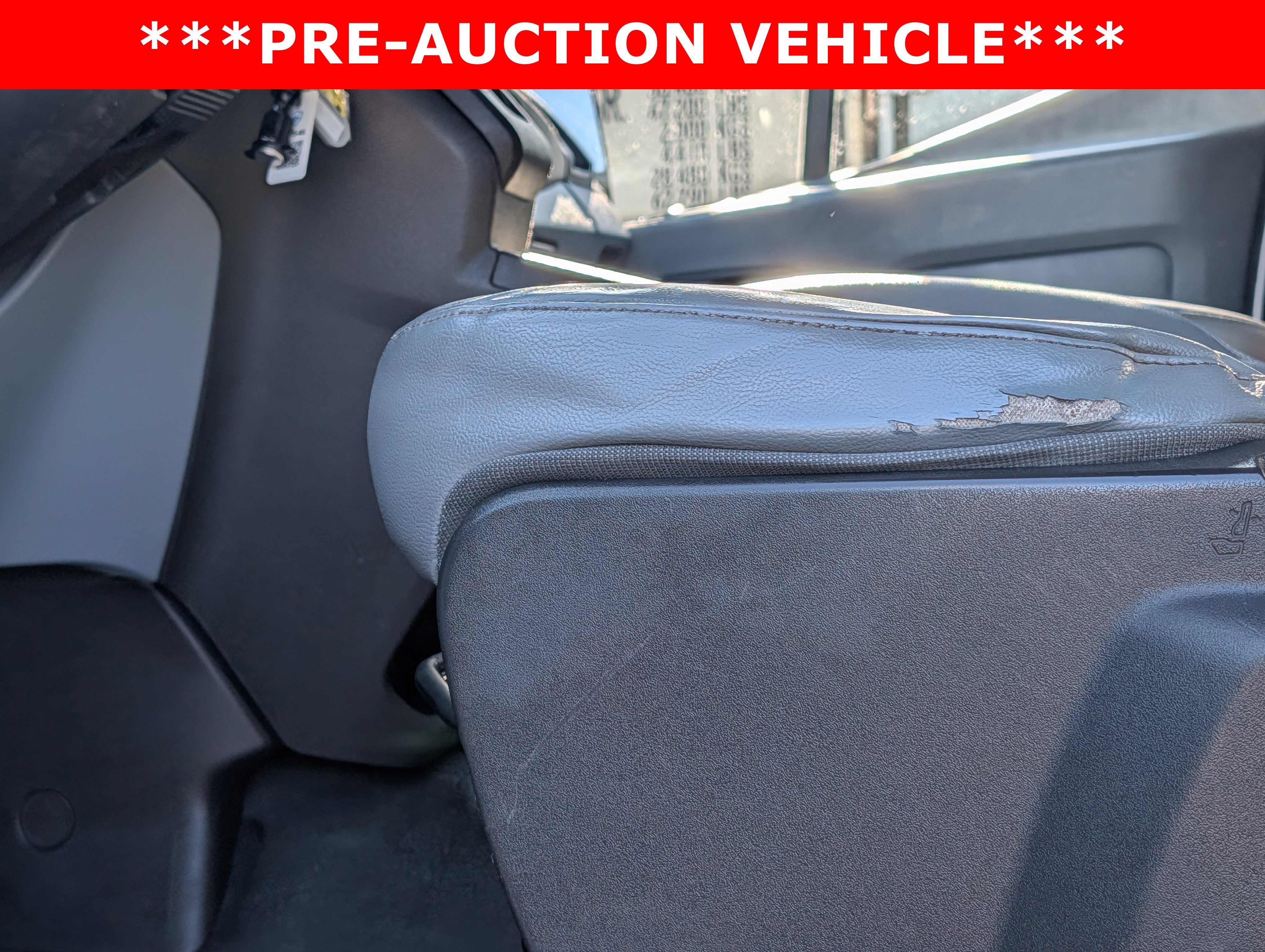 Used 2015 Ford Transit 250 148 Medium Roof RWD image 20