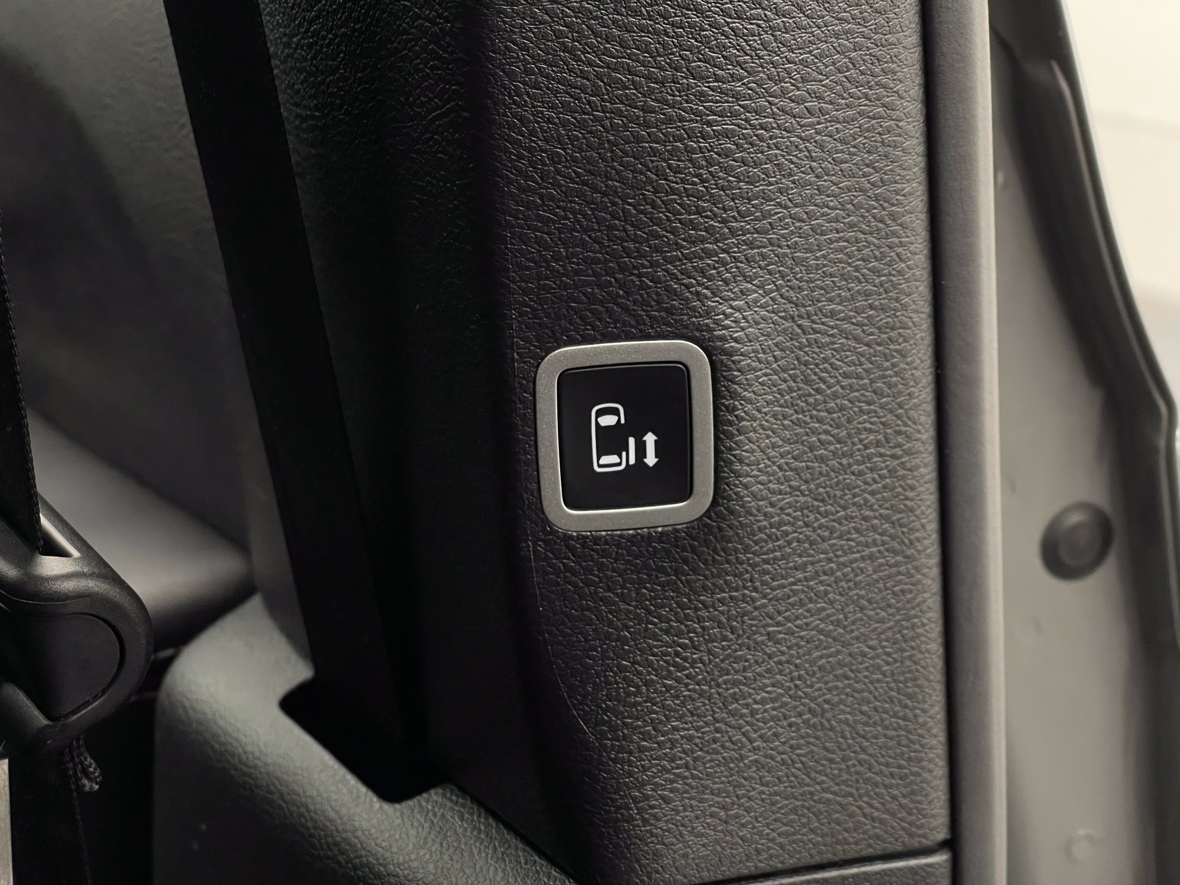 Used 2025 Chrysler Pacifica Select FWD image 39