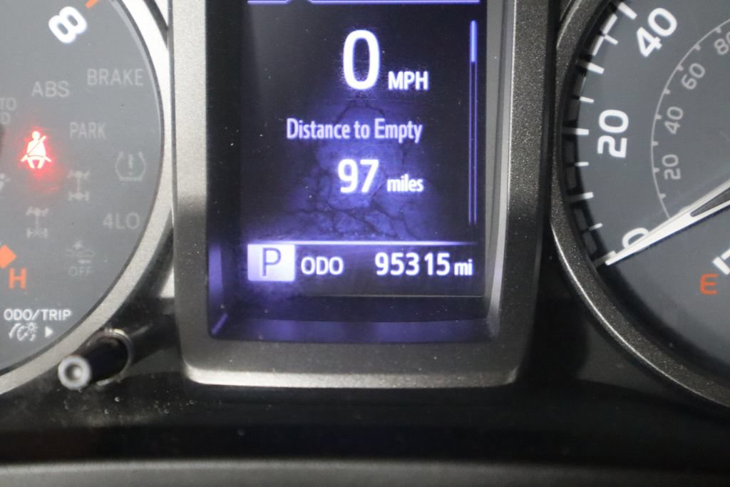 Used 2020 Toyota Tacoma TRD Sport AWD/4WD image 38