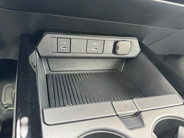 Used 2024 Toyota Prius LE image 10