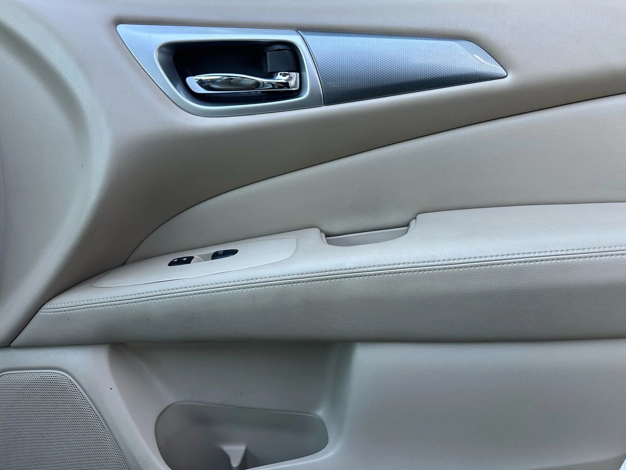 Used 2017 Nissan Pathfinder SL w/ SL Tech Package image 14