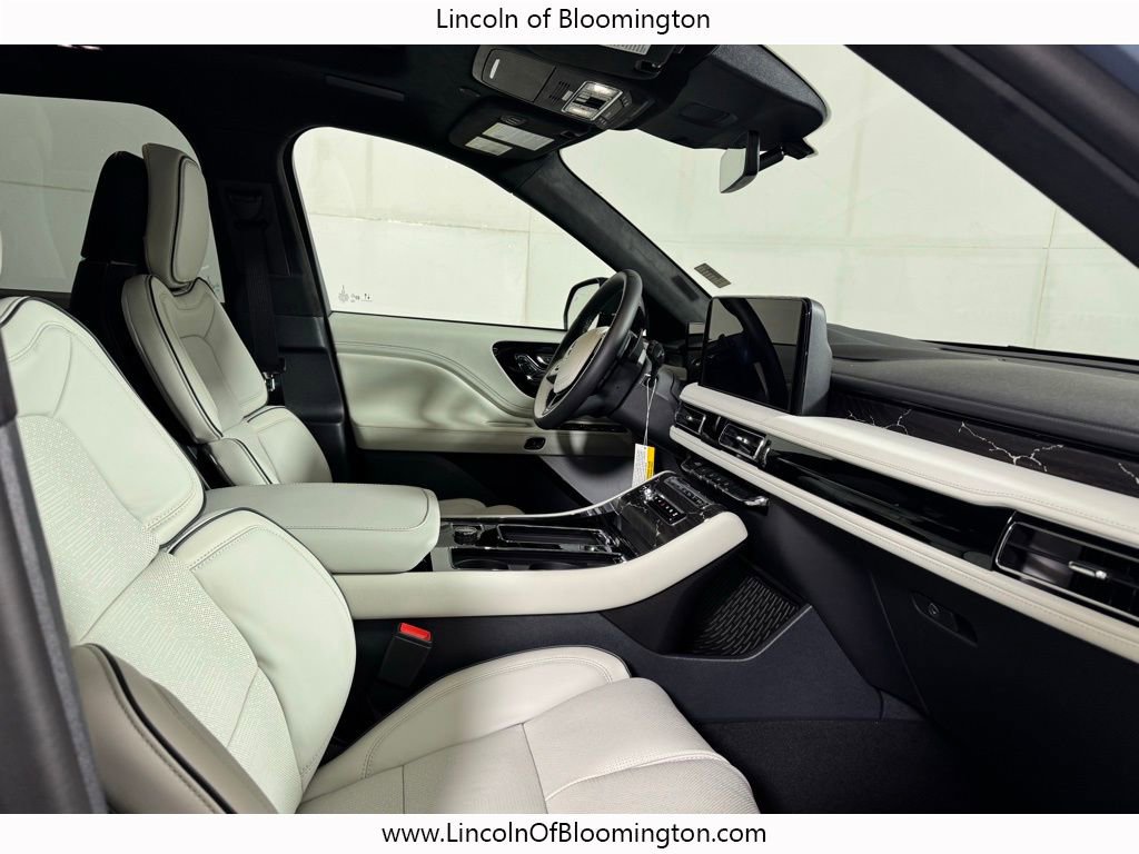 New 2026 Lincoln Aviator Black Label AWD/4WD image 15