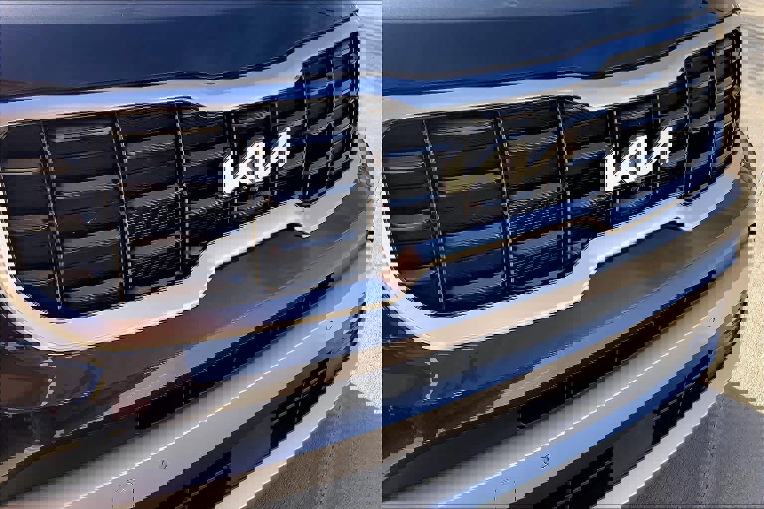 Used 2025 Kia Telluride SX image 32