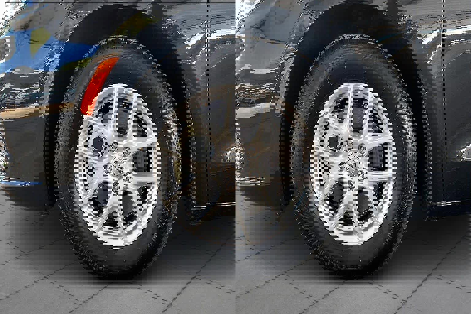 Used 2023 Chrysler Pacifica Touring-L image 11