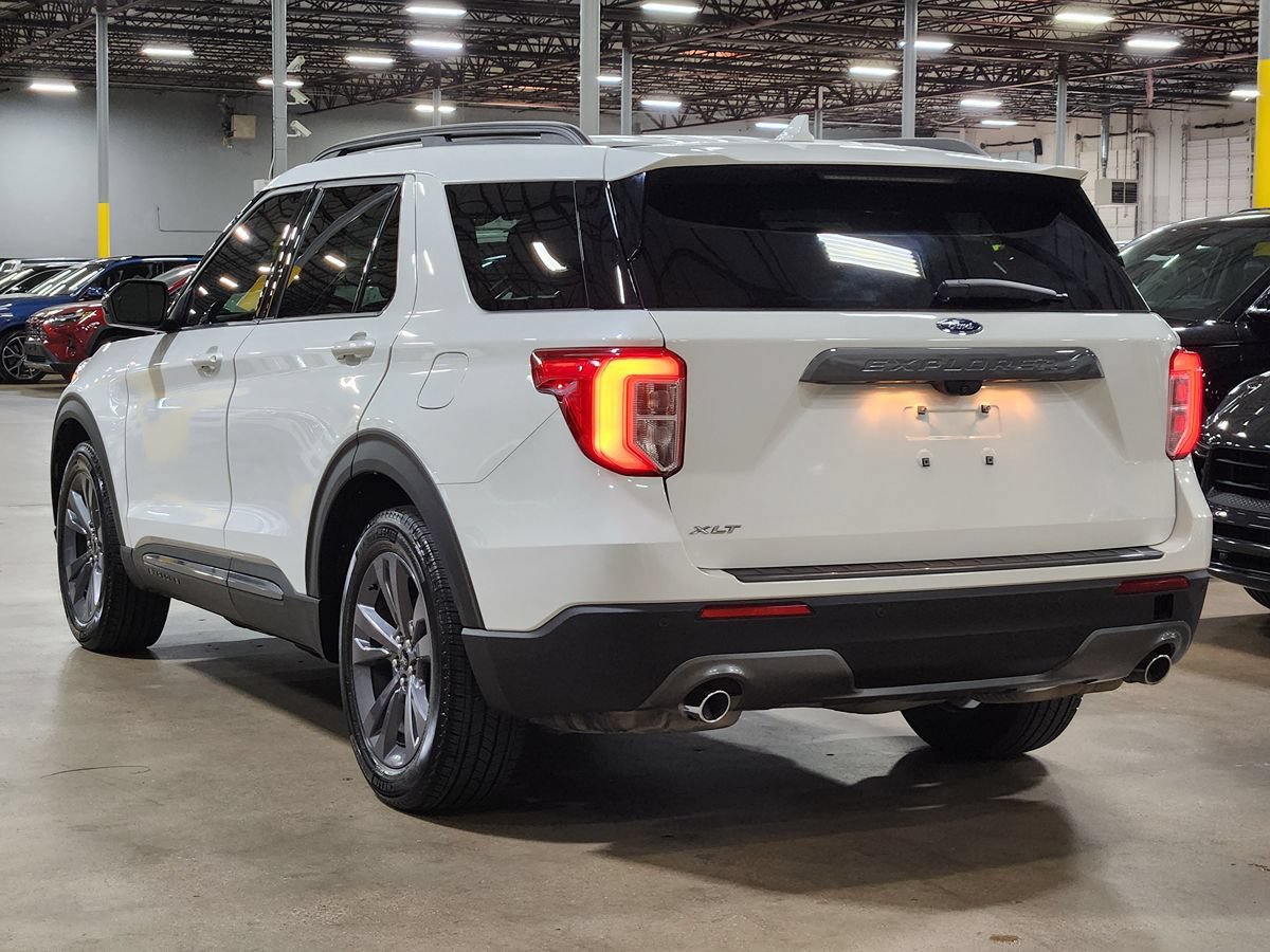 Used 2023 Ford Explorer XLT w/ Equipment Group 202A RWD image 11