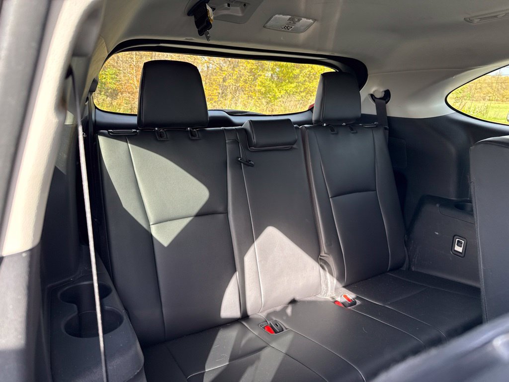 Used 2023 Toyota Highlander XLE AWD/4WD image 14